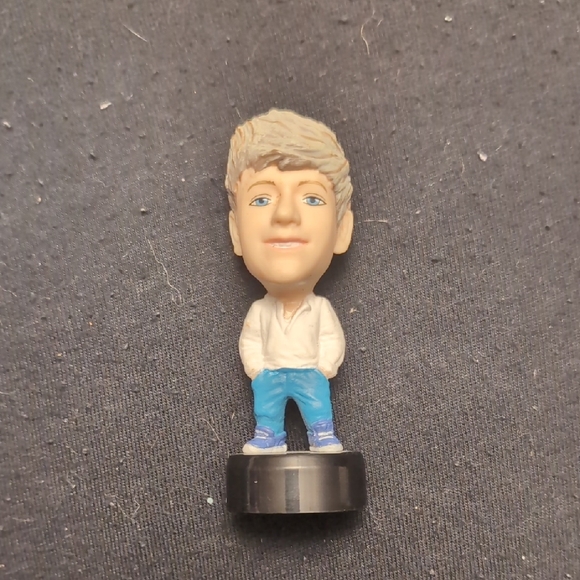 🎶 One Direction - Nial Horan Mini Figure (2.5") 🎶 - Picture 1 of 3